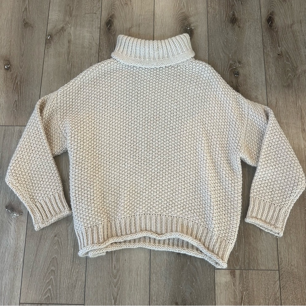 Aakaa Cream Textured Turtleneck Sweater